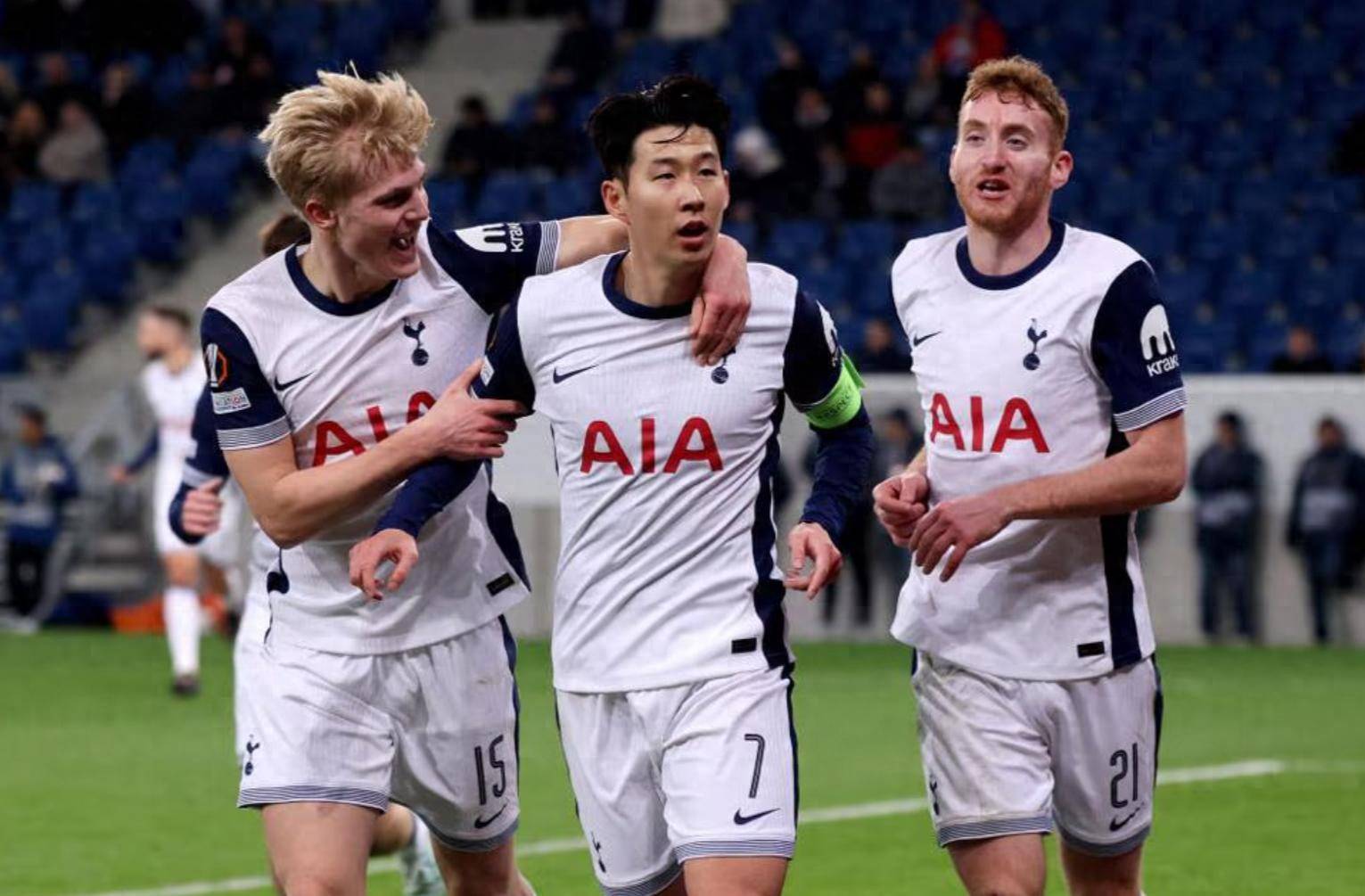 孙兴慜打破进球荒，曼联球迷集体高唱助威！的简单介绍